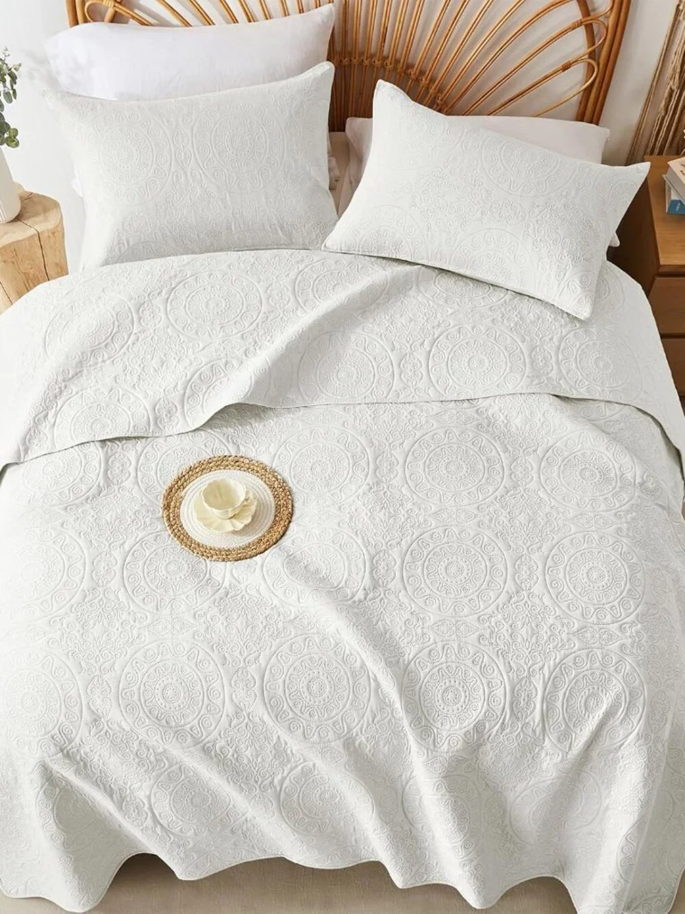 Cream Embossed Reversible Lightweight 3-Piece Full Quilt Set